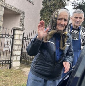Acasa e in oameni